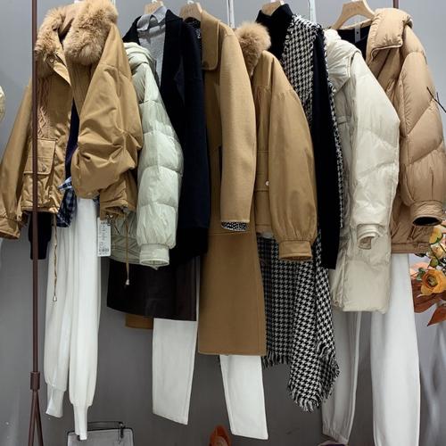 爱依服尾货品牌折扣女装批发尾单清货批发货源尾款秋冬清仓羽绒服